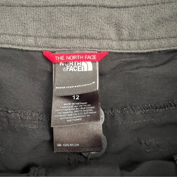 The NORTH FACE Black hiking outdoors shorts size 12 Ladies Performance Nylon - Picture 5 of 7